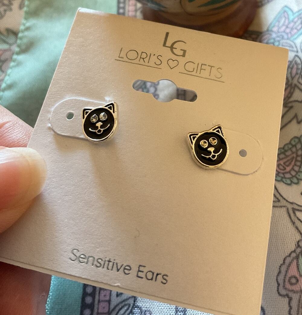 NWT LG Sensitive Ear Collection Cat Kitty Feline Stud Earrings Rhinestone Eyes